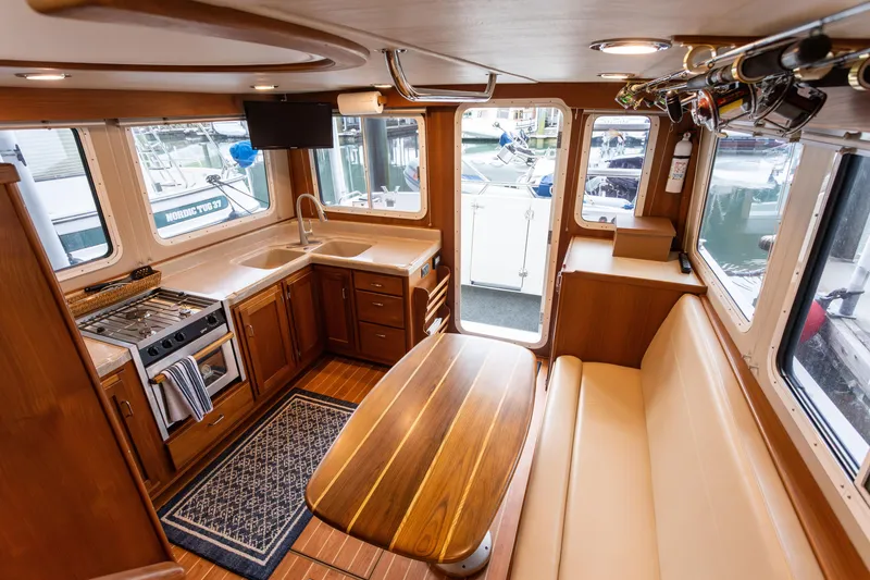 Slide: The Image of American Tug 34 2005 - 6