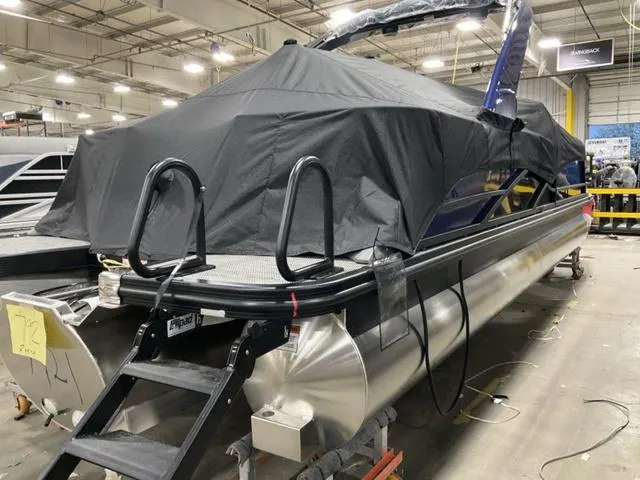 Slide: The Image of Bennington Q Quad Bench 25 QCWA Tritoon 2023 - 17