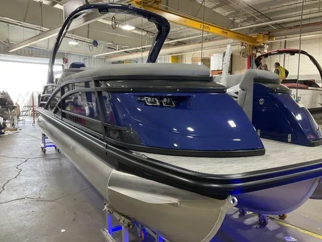 Slide: The Image of Bennington Q Quad Bench 25 QCWA Tritoon 2023 - 3