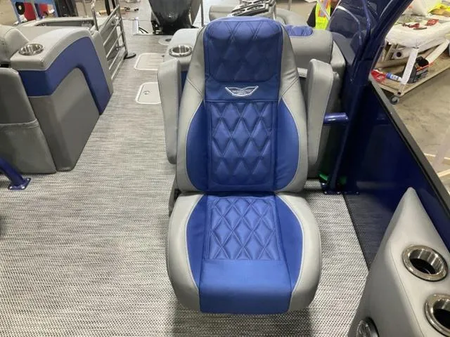 Slide: The Image of Bennington Q Quad Bench 25 QCWA Tritoon 2023 - 10