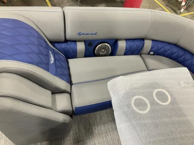 Slide: The Image of Bennington Q Quad Bench 25 QCWA Tritoon 2023 - 15