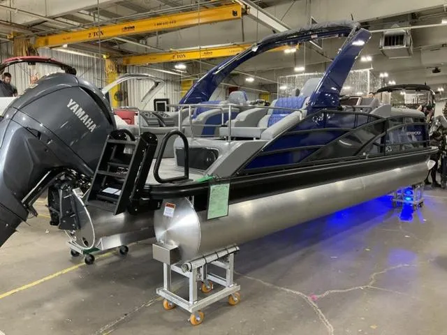 Slide: The Image of Bennington Q Quad Bench 25 QCWA Tritoon 2023 - 4