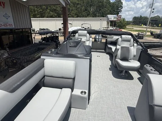 Slide: The Image of Veranda VR22RC 2026 - 11