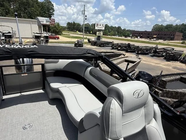 Slide: The Image of Veranda VR22RC 2026 - 14