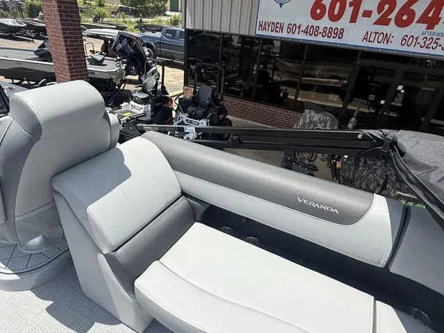 Slide: The Image of Veranda VR22RC 2026 - 17