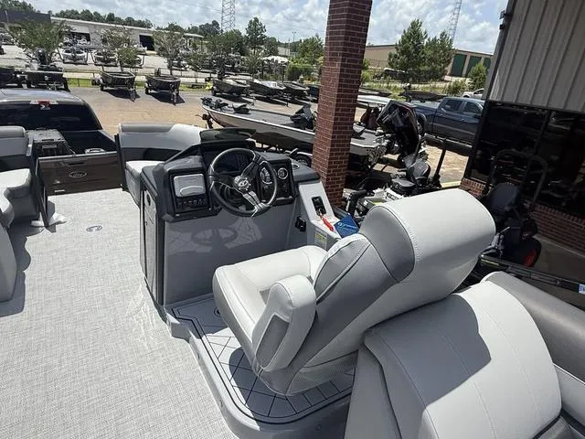 Slide: The Image of Veranda VR22RC 2026 - 18