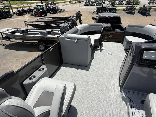 Slide: The Image of Veranda VR22RC 2026 - 19