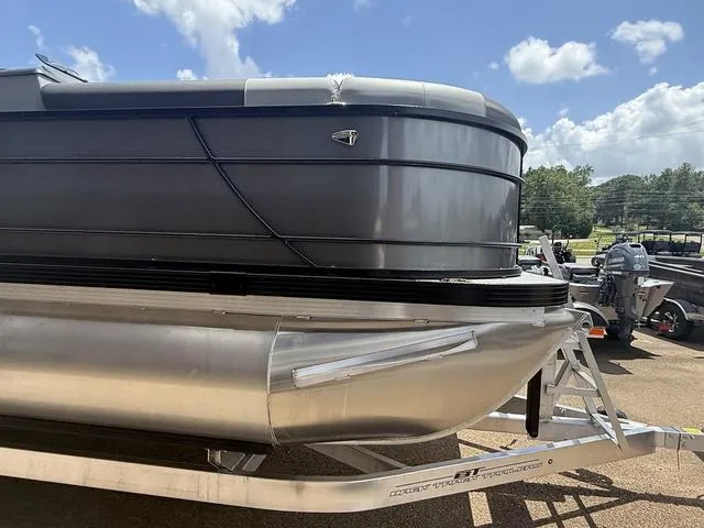 Slide: The Image of Veranda VR22RC 2026 - 4