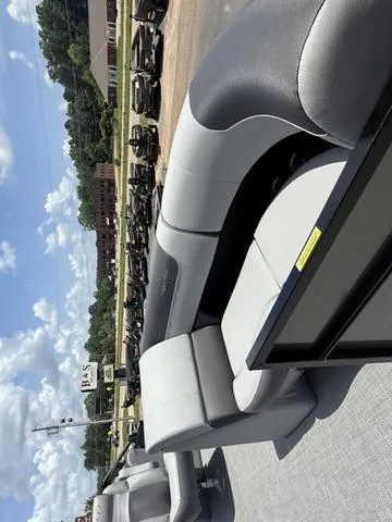 Slide: The Image of Veranda VR22RC 2026 - 9