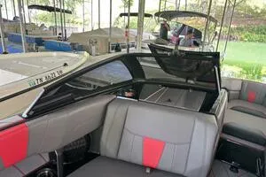 Slide: The Image of Malibu Wakesetter 23 LSV 2022 - 50