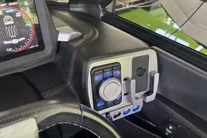 Slide: The Image of Malibu Wakesetter 23 LSV 2022 - 65