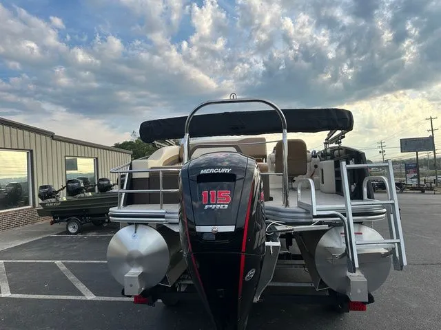 Slide: The Image of Lowe SS Conversion Lounge SS 210 CL 2025 - 11