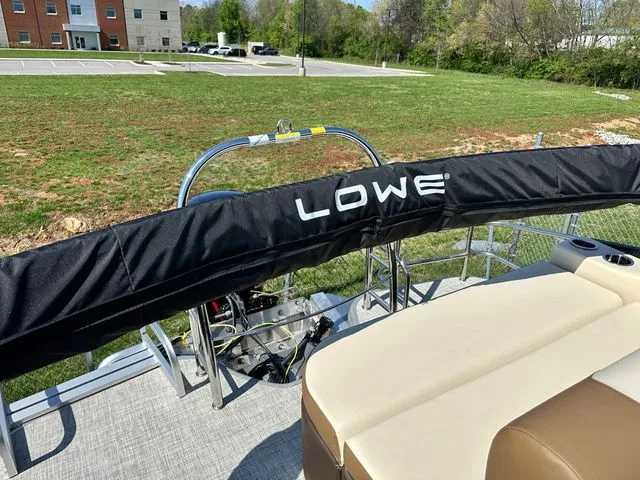 Slide: The Image of Lowe SS Conversion Lounge SS 210 CL 2025 - 17