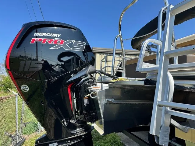 Slide: The Image of Lowe SS Conversion Lounge SS 210 CL 2025 - 19