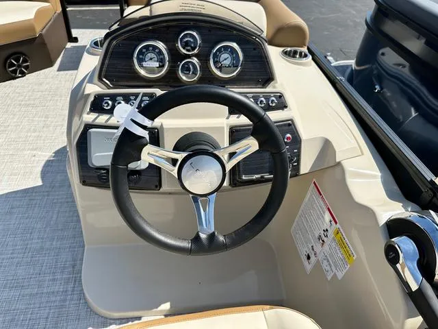 Slide: The Image of Lowe SS Conversion Lounge SS 210 CL 2025 - 3