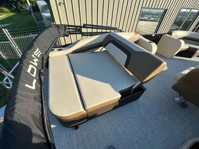 Slide: The Image of Lowe SS Conversion Lounge SS 210 CL 2025 - 9