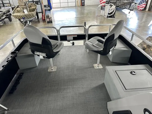 Slide: The Image of Lowe Ultra Fish And Cruise 162 2025 - 5