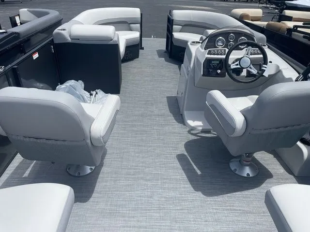 Slide: The Image of Lowe SS Walk Thru 230 WT Special 2025 - 17