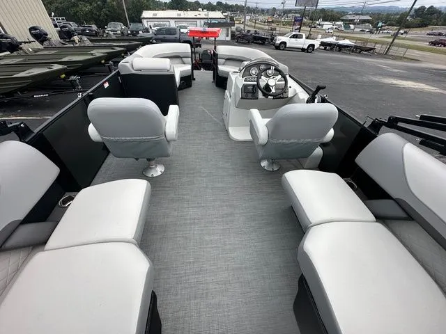 Slide: The Image of Lowe SS Walk Thru 230 WT Special 2025 - 9