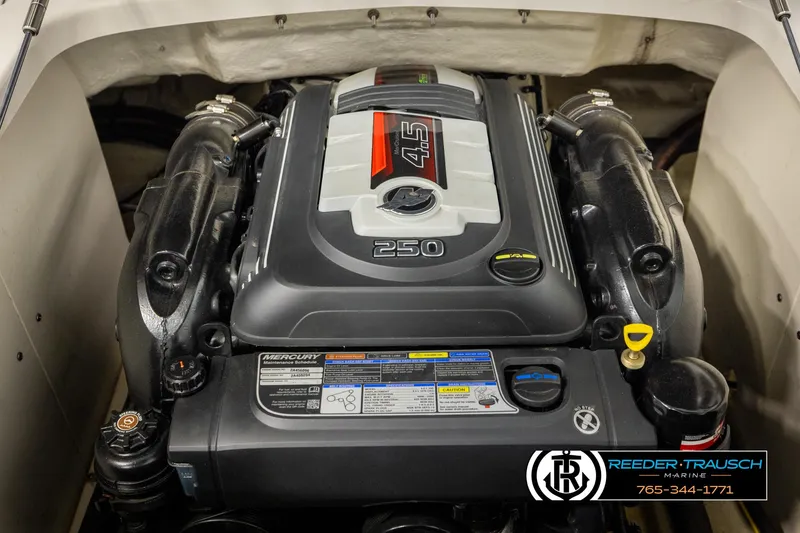 Slide: The Image of Engine of 2016 Chaparral 216 SSi boat, featuring Mercury 4.5L 250 horsepower. - 46