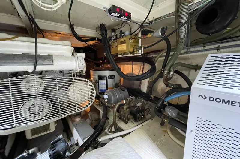 Slide: The Image of Grand Banks 42 Classic 1990 - 105