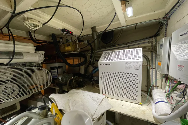 Slide: The Image of Grand Banks 42 Classic 1990 - 108