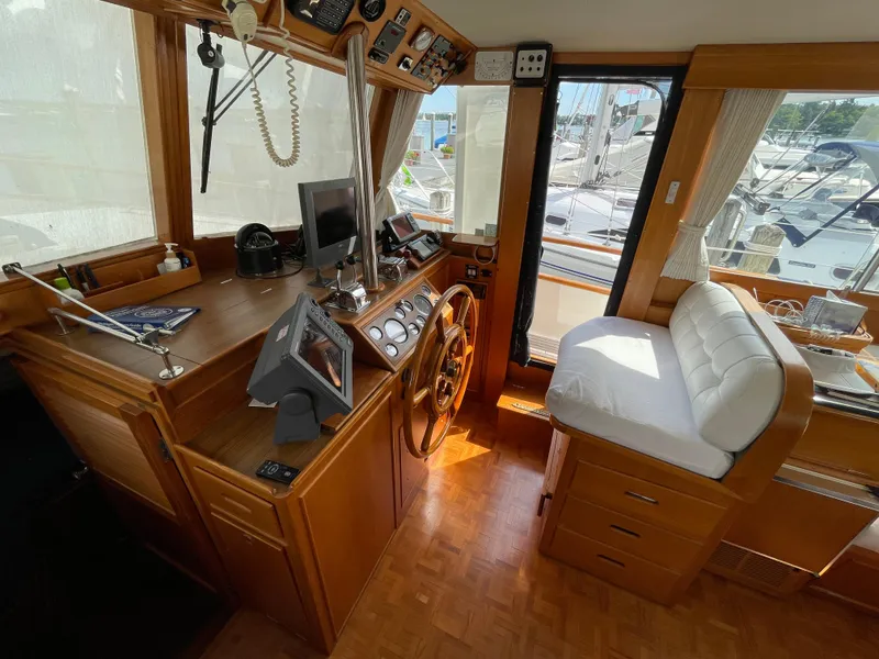 Slide: The Image of Grand Banks 42 Classic 1990 - 59