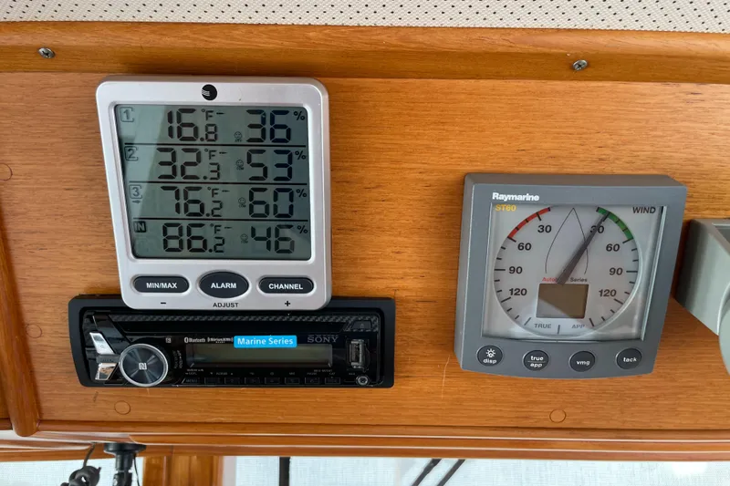 Slide: The Image of Grand Banks 42 Classic 1990 - 62