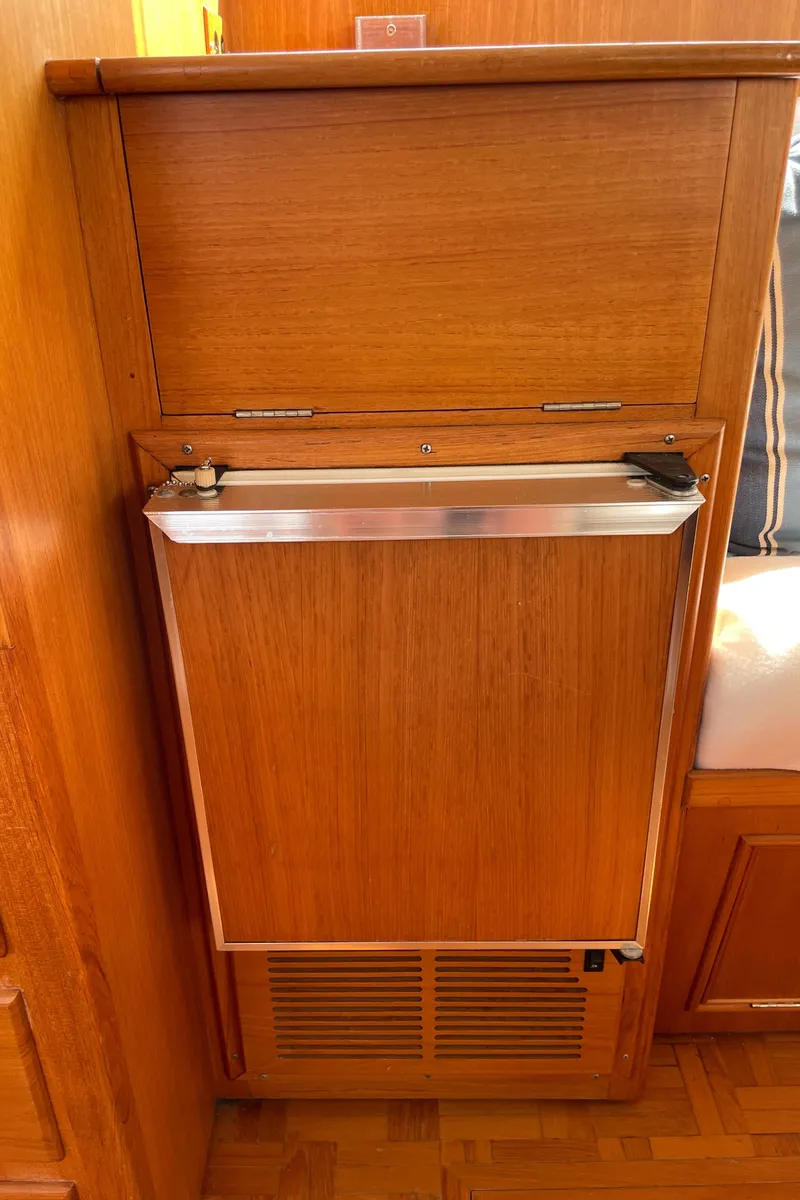 Slide: The Image of Grand Banks 42 Classic 1990 - 77