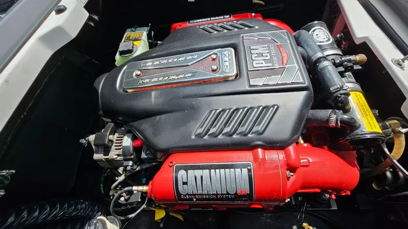 Slide: The Image of 2015 Nautique Super Air G23 engine with PCM and Catanium CES technology. - 25