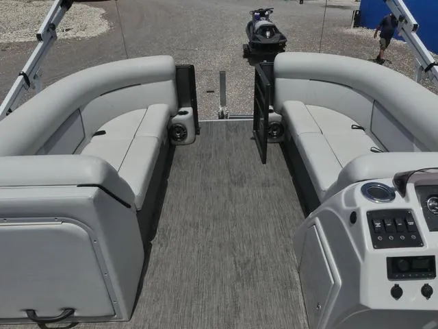 Slide: The Image of Crest Classic DLX 220 SLSC CPT 2022 - 16