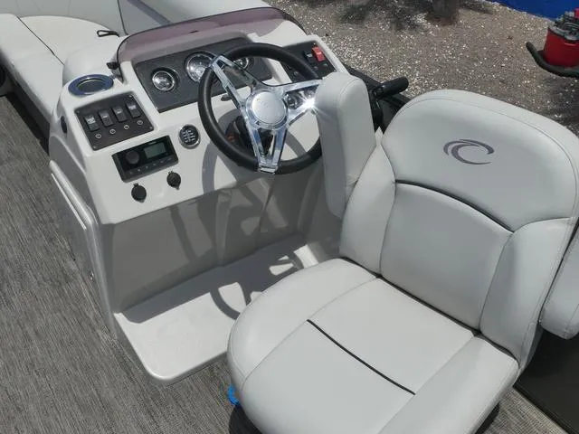 Slide: The Image of Crest Classic DLX 220 SLSC CPT 2022 - 18