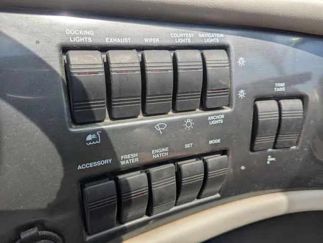 Slide: The Image of Four Winns Horizon 230 2000 - 13