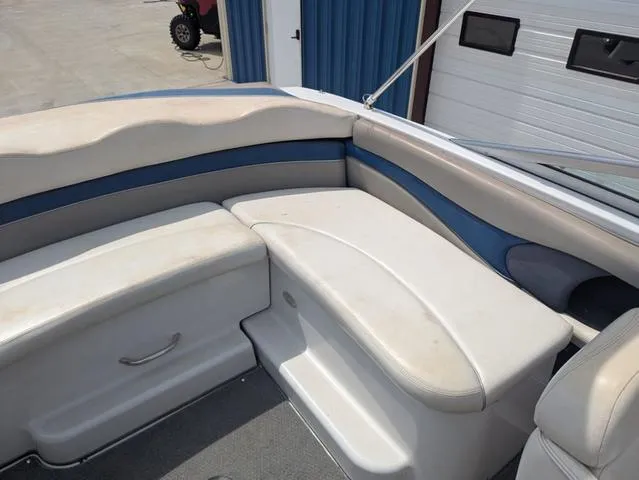 Slide: The Image of Four Winns Horizon 230 2000 - 16