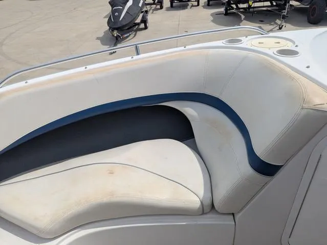 Slide: The Image of Four Winns Horizon 230 2000 - 19