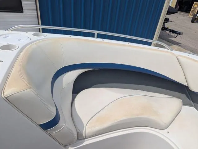 Slide: The Image of Four Winns Horizon 230 2000 - 24