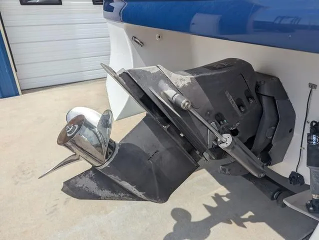 Slide: The Image of Four Winns Horizon 230 2000 - 6