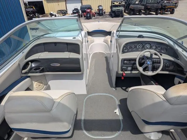 Slide: The Image of Four Winns Horizon 230 2000 - 9