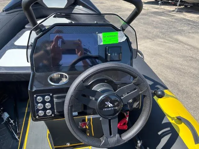 Slide: The Image of Highfield Velox 420 2025 - 11