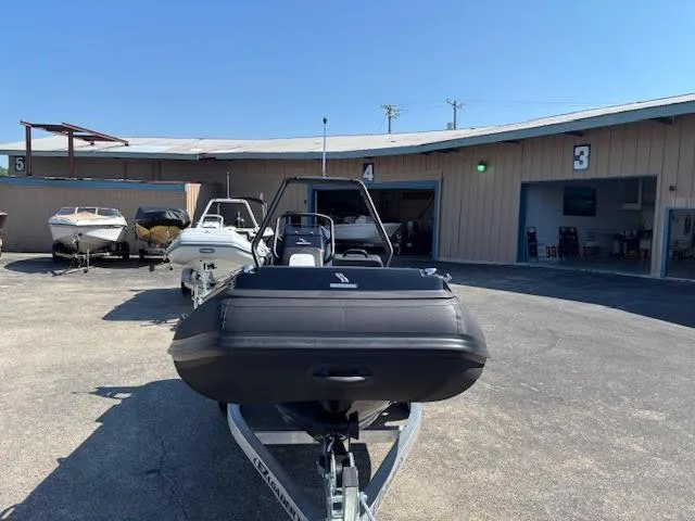 Slide: The Image of Highfield Velox 420 2025 - 7