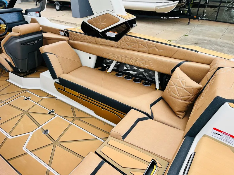 Slide: The Image of Nautique Super Air Nautique G25 Paragon 2026 - 50