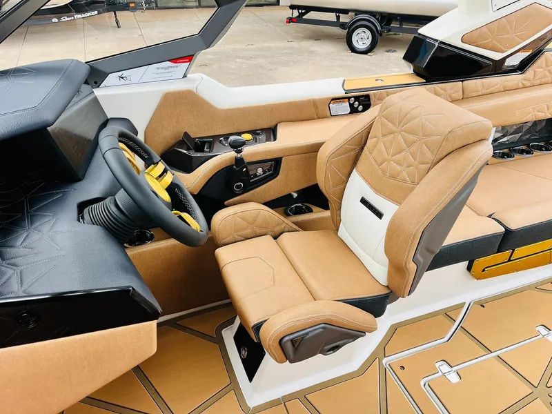 Slide: The Image of Nautique Super Air Nautique G25 Paragon 2026 - 54