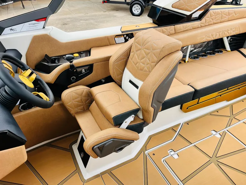 Slide: The Image of Nautique Super Air Nautique G25 Paragon 2026 - 55