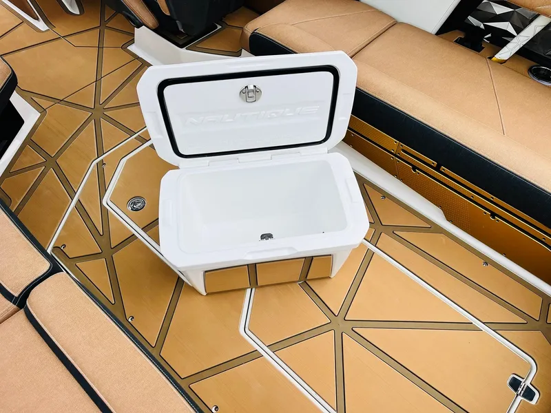 Slide: The Image of Nautique Super Air Nautique G25 Paragon 2026 - 64