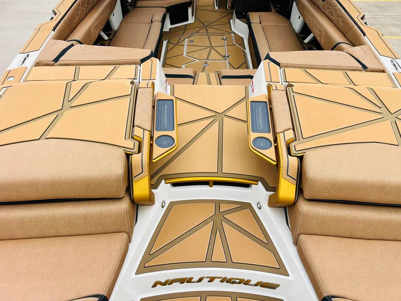 Slide: The Image of Nautique Super Air Nautique G25 Paragon 2026 - 66