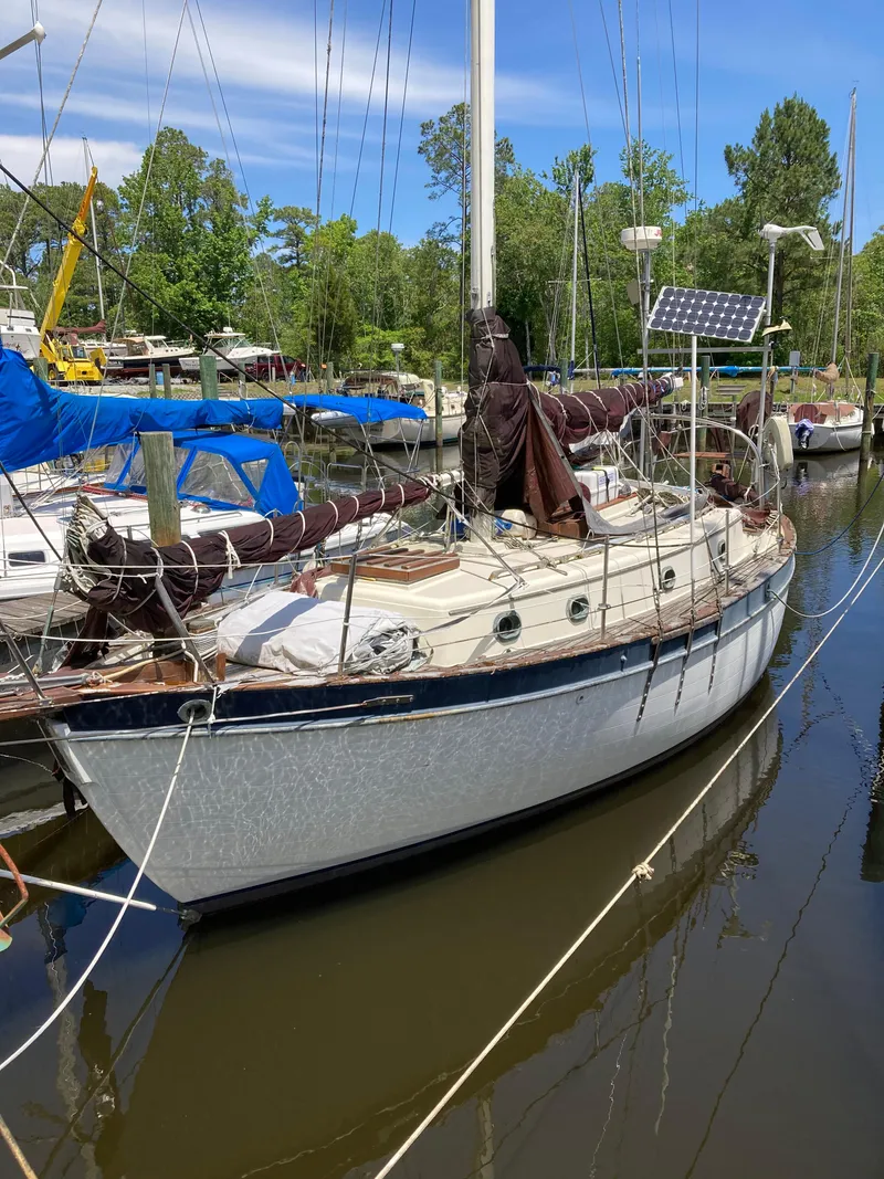 The Image of Pacific Seacraft 31 1978 - 0