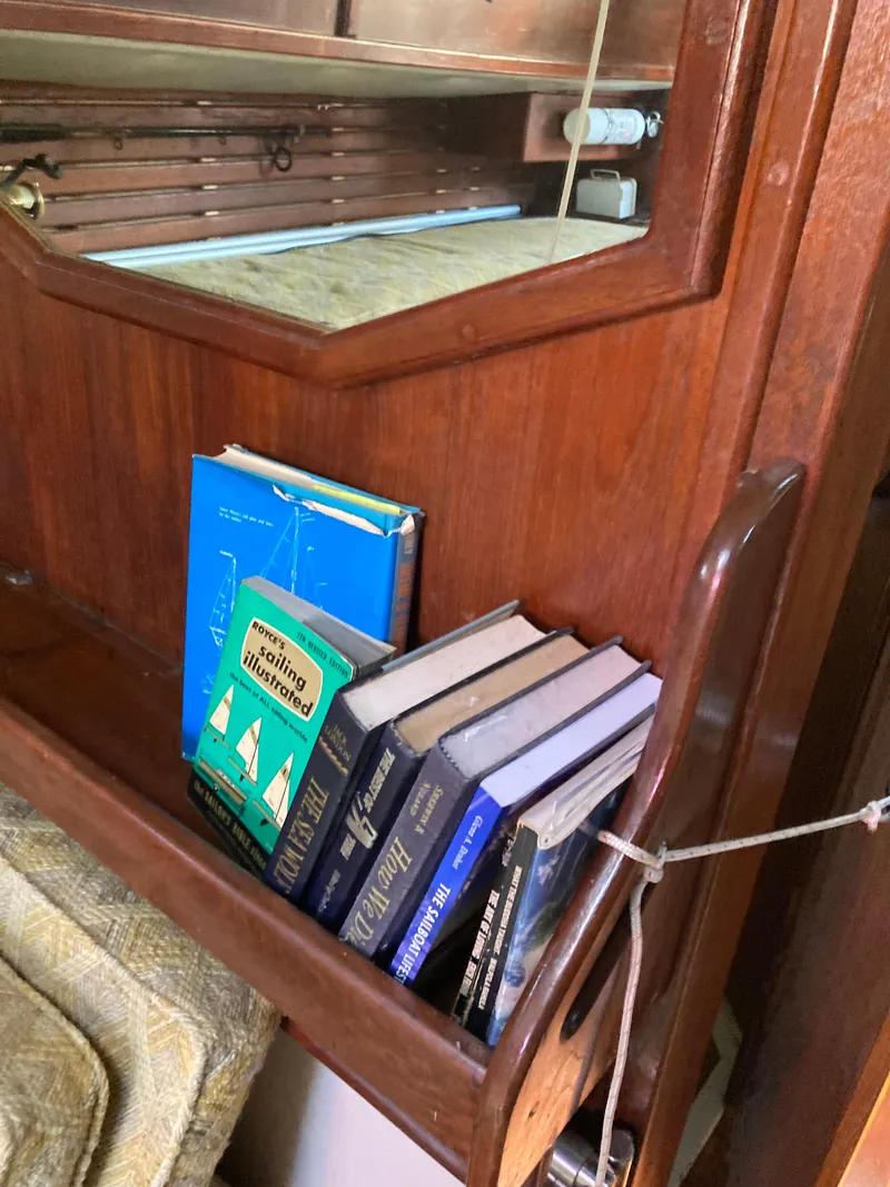 Slide: The Image of Pacific Seacraft 31 1978 - 23