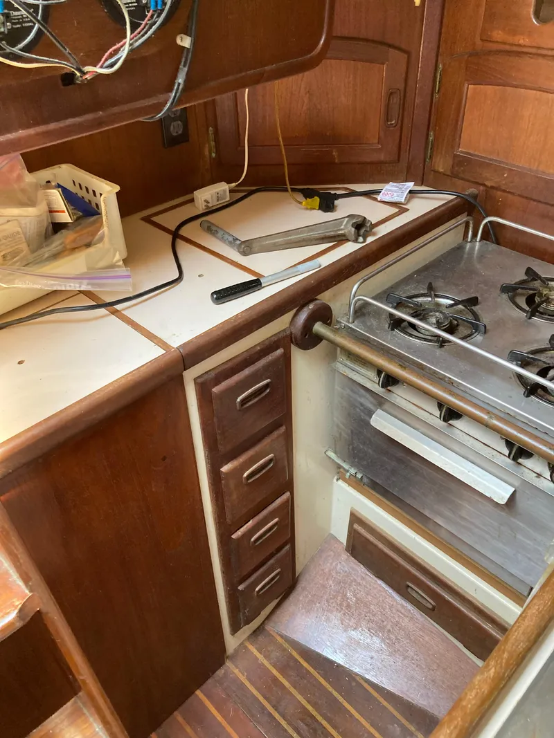 Slide: The Image of Pacific Seacraft Mariah 31 1978 - 12