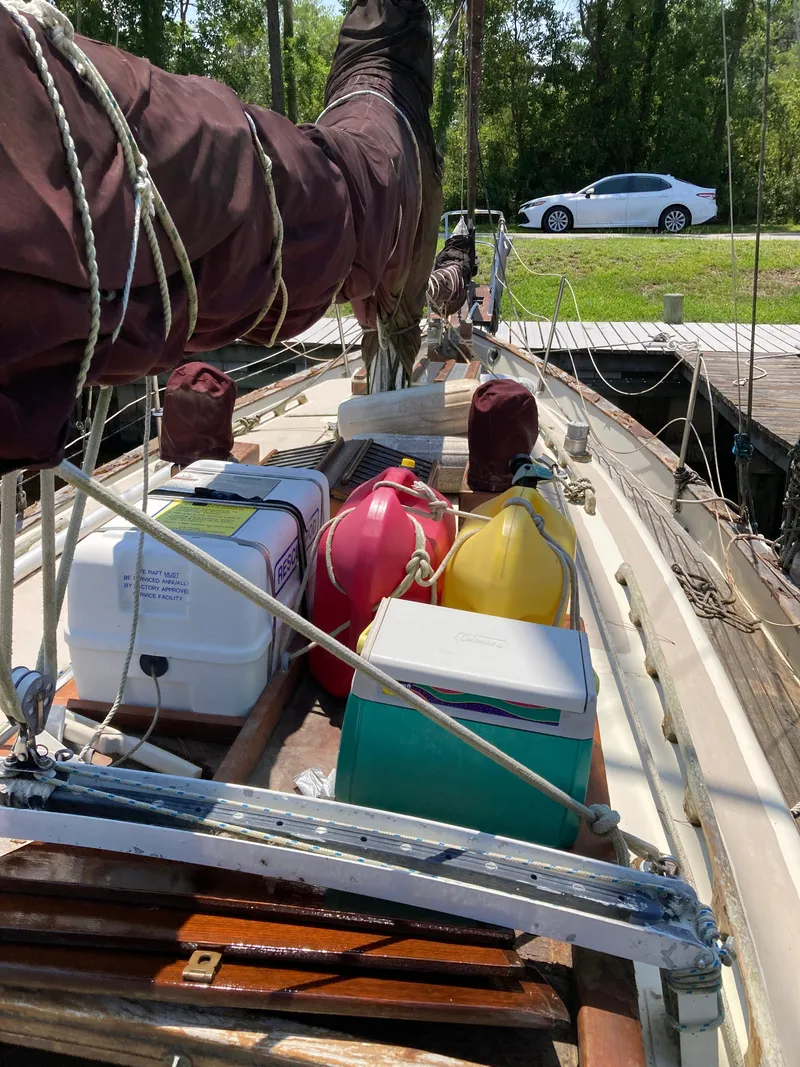 Slide: The Image of Pacific Seacraft Mariah 31 1978 - 2