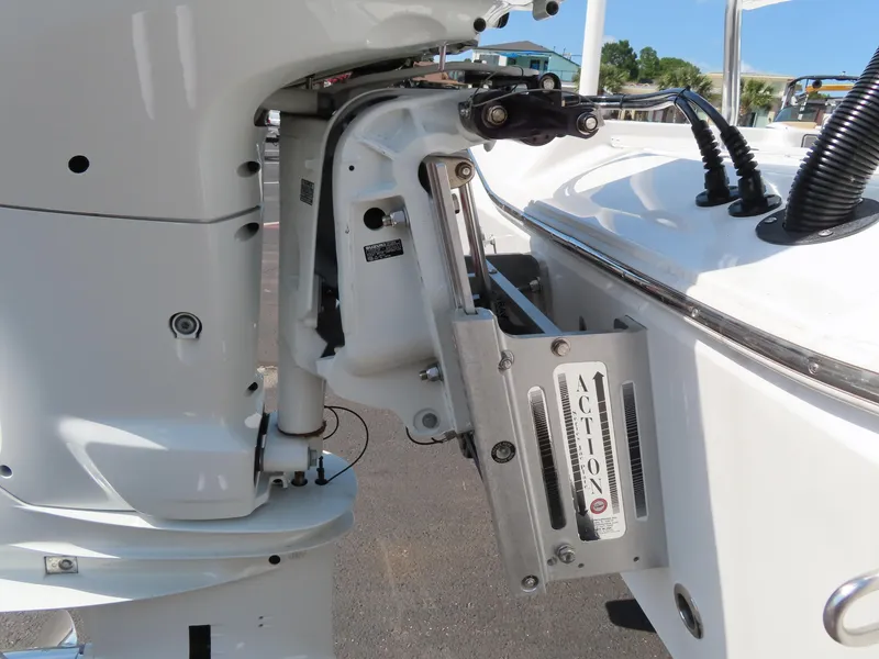 Slide: The Image of Outboard motor mount on 2025 Savannah 220 IS boat, featuring Action jack plate. - 12